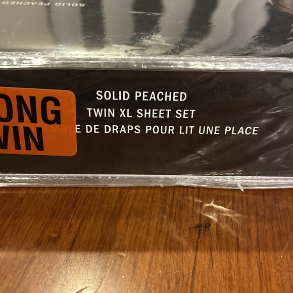 DKNY Extra Long Twin Solid Peached Sheet Set Flat, Fitted Queen Pillowcase White - Picture 3 of 5